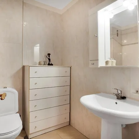 Premium Paradise - Balcony Sea & Pool Views - Rated * Адехе