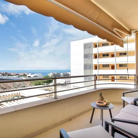 Апартаменти Premium Paradise - Balcony Sea & Pool Views - Rated *