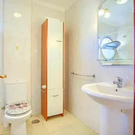 Premium Paradise - Balcony Sea & Pool Views - Rated Апартаменти *