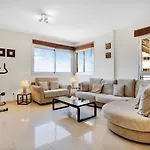 Premium Paradise - Balcony Sea & Pool Views - Rated *