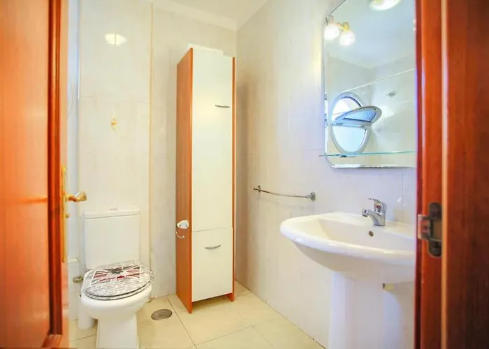 Premium Paradise - Balcony Sea & Pool Views - Rated Apartment *