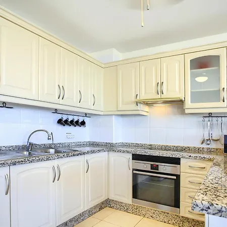 Premium Paradise - Balcony Sea & Pool Views - Rated *